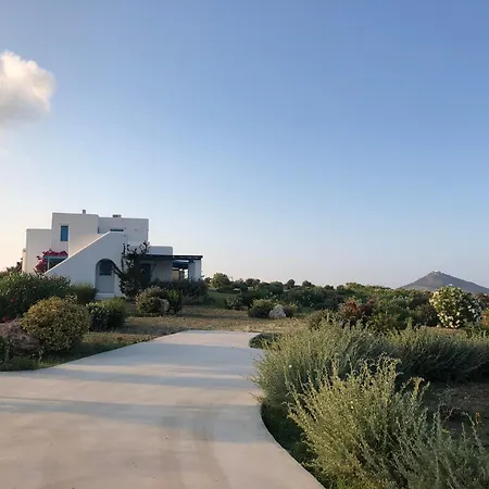 Eliza & Mike's Paros Λογαράς