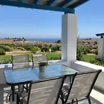 Eliza & Mike's Paros 로갈라스