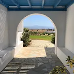 Eliza & Mike's Paros * 로갈라스