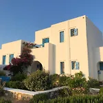 Eliza & Mike's Paros * Logaras