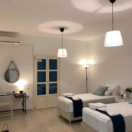 Eliza & Mike's Paros Logaras