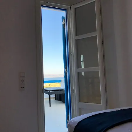Eliza & Mike's Parikia (Paros)