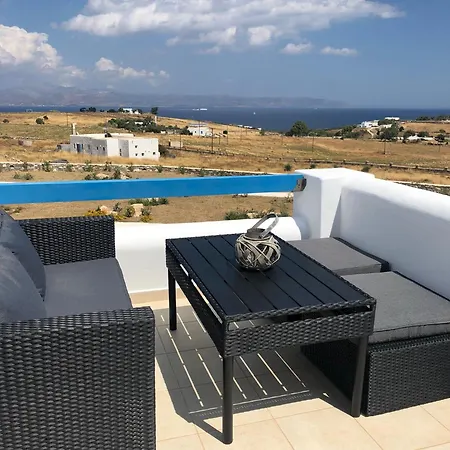 Eliza & Mike's Paros * Logaras