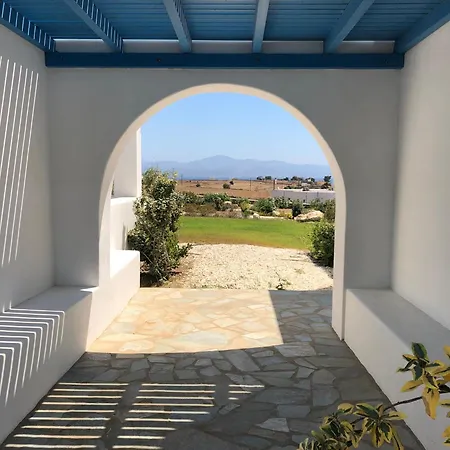 Eliza & Mike's Paros * لوغاراس