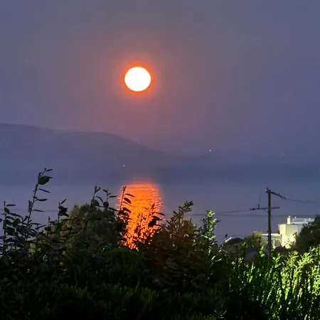 Eliza & Mike's Paros لوغاراس