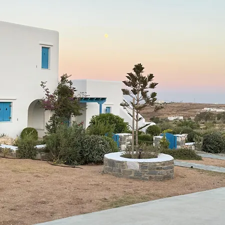 Eliza & Mike's Paros بيت للعطل *