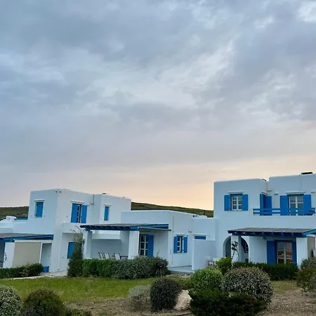 Eliza & Mike's Paros * Logaras